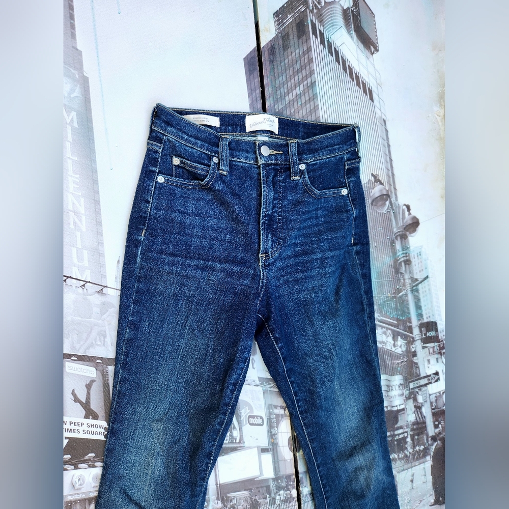 Universal Thread 27" Length Dark Blue Jeans
